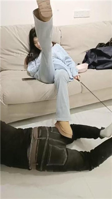 图片[12]_【小殿下】雪地靴践踏抖M家奴_HD绳艺资源