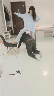 图片[13]_【小殿下】雪地靴践踏抖M家奴_HD绳艺资源