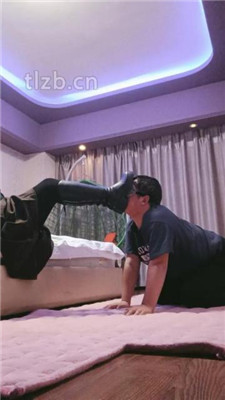 图片[2]_【嗯哼】犯贱闻靴子/踩踏/超强深喉_HD绳艺资源