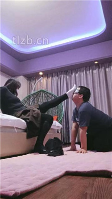 图片[7]_【嗯哼】犯贱闻靴子/踩踏/超强深喉_HD绳艺资源