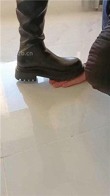 图片[17]_【小殿下】重刑-挥鞭挑战不听话的狗/踩狗爪_HD绳艺资源