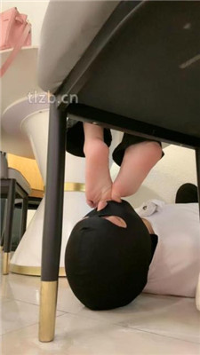 图片[4]_【亚兮】桌底狂舔脏鞋臭袜/坐脸窒息_HD绳艺资源