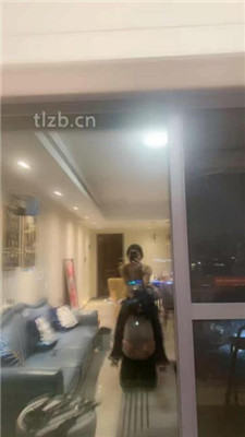 图片[17]_【亚兮】桌底狂舔脏鞋臭袜/坐脸窒息_HD绳艺资源