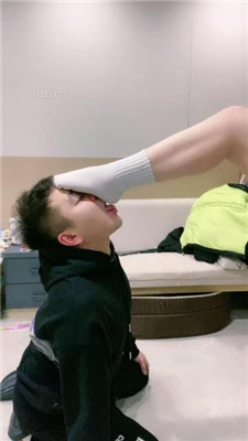 图片[2]_【小羊】跪舔白棉袜/提档/臭脚捂脸/踩踏/胯下辱_HD绳艺资源