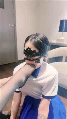 【血狼】5女王群调双女m踩踏踹/舔jio/转胯/间接圣水【完整版】 YC-230609-4