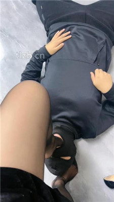 图片[15]_【伊诺】高跟黑丝美腿踩踏/抽耳光/脚插嘴/坐脸窒息_HD绳艺资源