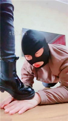 图片[5]_【梦凡】脏靴子踩狗地毯_HD绳艺资源