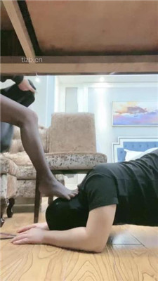 图片[10]_【甜一】桌底视角-臭脚丫熏狗奴_HD绳艺资源