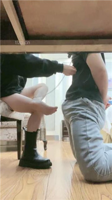 图片[12]_【甜一】桌底视角-臭脚丫熏狗奴_HD绳艺资源