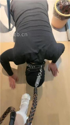 图片[2]_【栗子】狗链遛狗-皮鞋白丝跪舔/耳光口水_HD绳艺资源