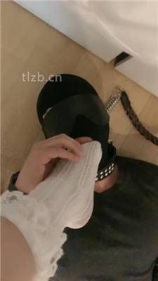 图片[10]_【栗子】狗链遛狗-皮鞋白丝跪舔/耳光口水_HD绳艺资源