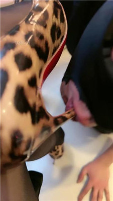 图片[14]_【傲雪】严厉逗狗-耳光口水/闻香水发骚_HD绳艺资源