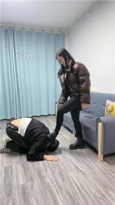 图片[2]_【尤尤子】骑马转胯/长靴踩踏/耳光_HD绳艺资源