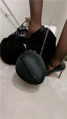 图片[15]_【夏梦】性感女神-楼道遛狗/袜子塞嘴反绑艺术虐_HD绳艺资源