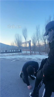 图片[15]_【沐夏夜】户外景区溜双狗_HD绳艺资源