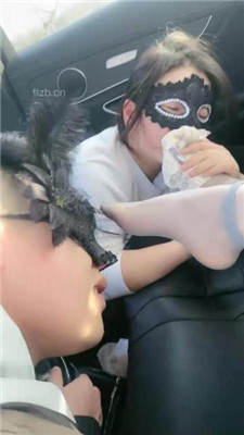 图片[8]_【高傲】情侣奴-车内舔脏鞋臭脚_HD绳艺资源