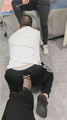 图片[11]_【美娜S】高跟小白鞋踩踏/舔口水/踩乳/骑狗背【双视角版】_HD绳艺资源