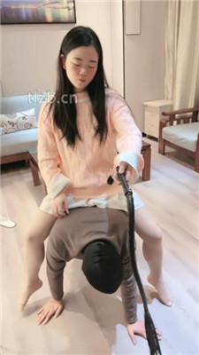 图片[14]_【清禾】脚底踩踏喂食/骑马/肉丝舔脚丫_HD绳艺资源