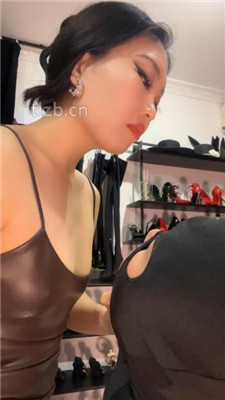 图片[12]_【猫爷】黑丝高跟美腿诱惑舔_HD绳艺资源