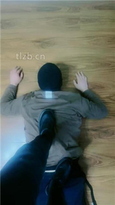 图片[13]_【梦凡】长靴美腿碾压踩/舔脏鞋底_HD绳艺资源