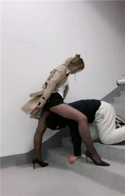 图片[12]_【梦樱】户外楼梯间-转胯/耳光/踩踏/训练_HD绳艺资源