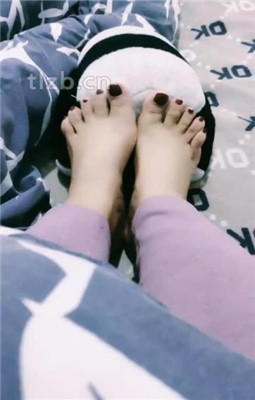 【冷百合】臭脚丫踩熊猫玩偶_HD绳艺资源