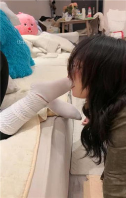 图片[4]_【橙宝】双母畜-奴下奴-咀嚼白袜/掐脖窒息/玩狗舌_HD绳艺资源