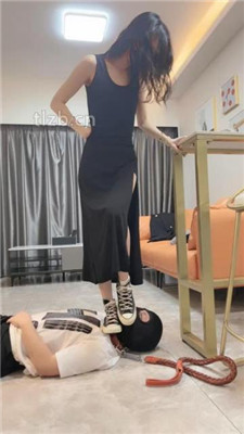 图片[9]_【萬一】跪舔超脏高帮鞋/碾压狗爪/喂口水/脚深喉_HD绳艺资源