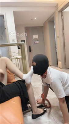 图片[18]_【萬一】跪舔超脏高帮鞋/碾压狗爪/喂口水/脚深喉_HD绳艺资源