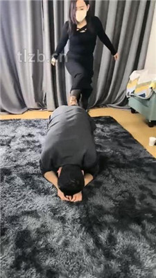 图片[10]_【冰爷】短靴踩踏踢踹/碾压狗爪_HD绳艺资源