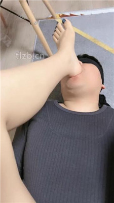 图片[8]_【若冰】仔细跪舔原味裸足脚趾_HD绳艺资源