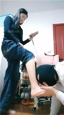 图片[10]_【晗主】开发素人小姐姐S-高跟丝袜恋足舔_HD绳艺资源