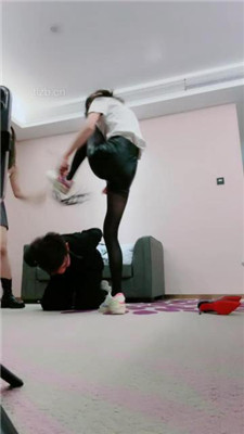 图片[20]_【美娜格格】双S白领-狂抽耳光踩踏/踢踹训练【双视角版】_HD绳艺资源