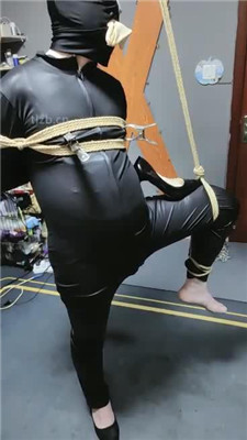 图片[6]_【东营天香百合】吊绑囚禁-丝袜塞嘴-人体鞋架_HD绳艺资源