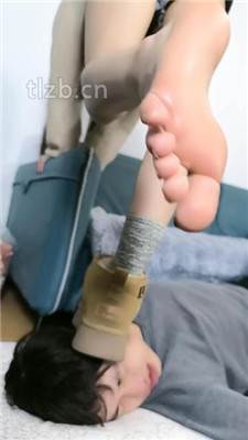 图片[15]_【梓S】棉袜雪地靴裸足-全体重踩脸_HD绳艺资源