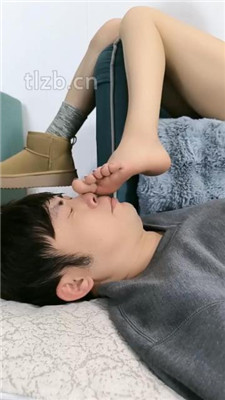 图片[17]_【梓S】棉袜雪地靴裸足-全体重踩脸_HD绳艺资源