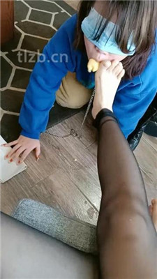 图片[14]_【爱可呀】母猪闺蜜给我清理脏鞋子_HD绳艺资源