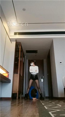 图片[18]_【爱可呀】母猪闺蜜给我清理脏鞋子_HD绳艺资源