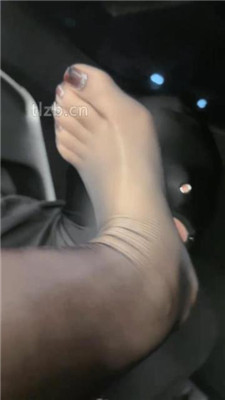 图片[17]_【禾未】车内黑丝诱惑调-美腿长靴黑丝辱_HD绳艺资源