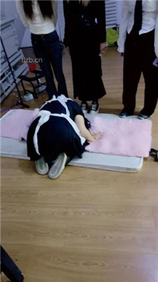 图片[5]_【女仆电】3女主VS3女慕-笼中圈养/遛狗钻胯/接吻口水_HD绳艺资源