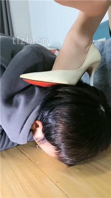 图片[17]_【梓S】圣水裸足踩踏喂食_HD绳艺资源