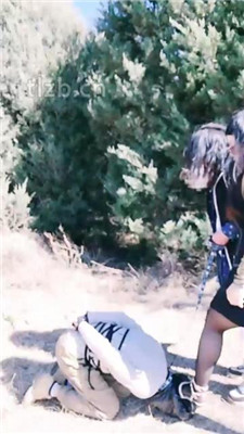 图片[2]_【若澜女主】户外窒息狗/踩踏被玩晕_HD绳艺资源