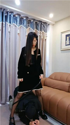 图片[2]_【嘉妮S】黑丝美腿虐-转胯/舔皮鞋/叼鞋闻鞋/吮吸脚趾_HD绳艺资源