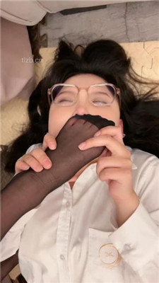 图片[9]_【橙宝】奴下奴-双母畜侍奉-骑乘/黑丝脚插嘴搓脸/升水_HD绳艺资源