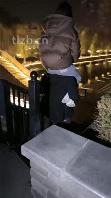 图片[3]_【冰爷】户外-骑马骑脖/运动鞋白袜踩踏_HD绳艺资源