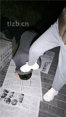 图片[7]_【冰爷】户外-骑马骑脖/运动鞋白袜踩踏_HD绳艺资源