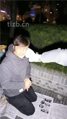 图片[11]_【冰爷】户外-骑马骑脖/运动鞋白袜踩踏_HD绳艺资源