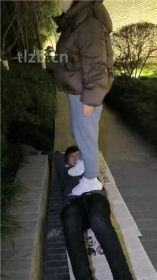 图片[19]_【冰爷】户外-骑马骑脖/运动鞋白袜踩踏_HD绳艺资源