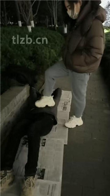 图片[20]_【冰爷】户外-骑马骑脖/运动鞋白袜踩踏_HD绳艺资源