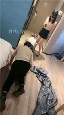 图片[9]_【小雅老师】女神做母畜-奴下奴-艺术喝圣水/踩踏骑马转胯耳光_HD绳艺资源